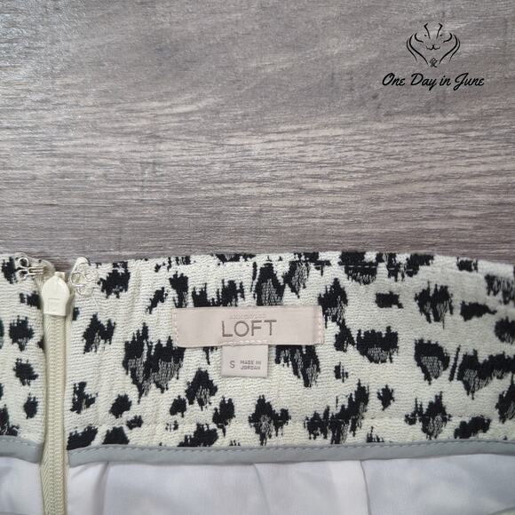 Loft Mini Skirt Size S - Picture 2 of 5